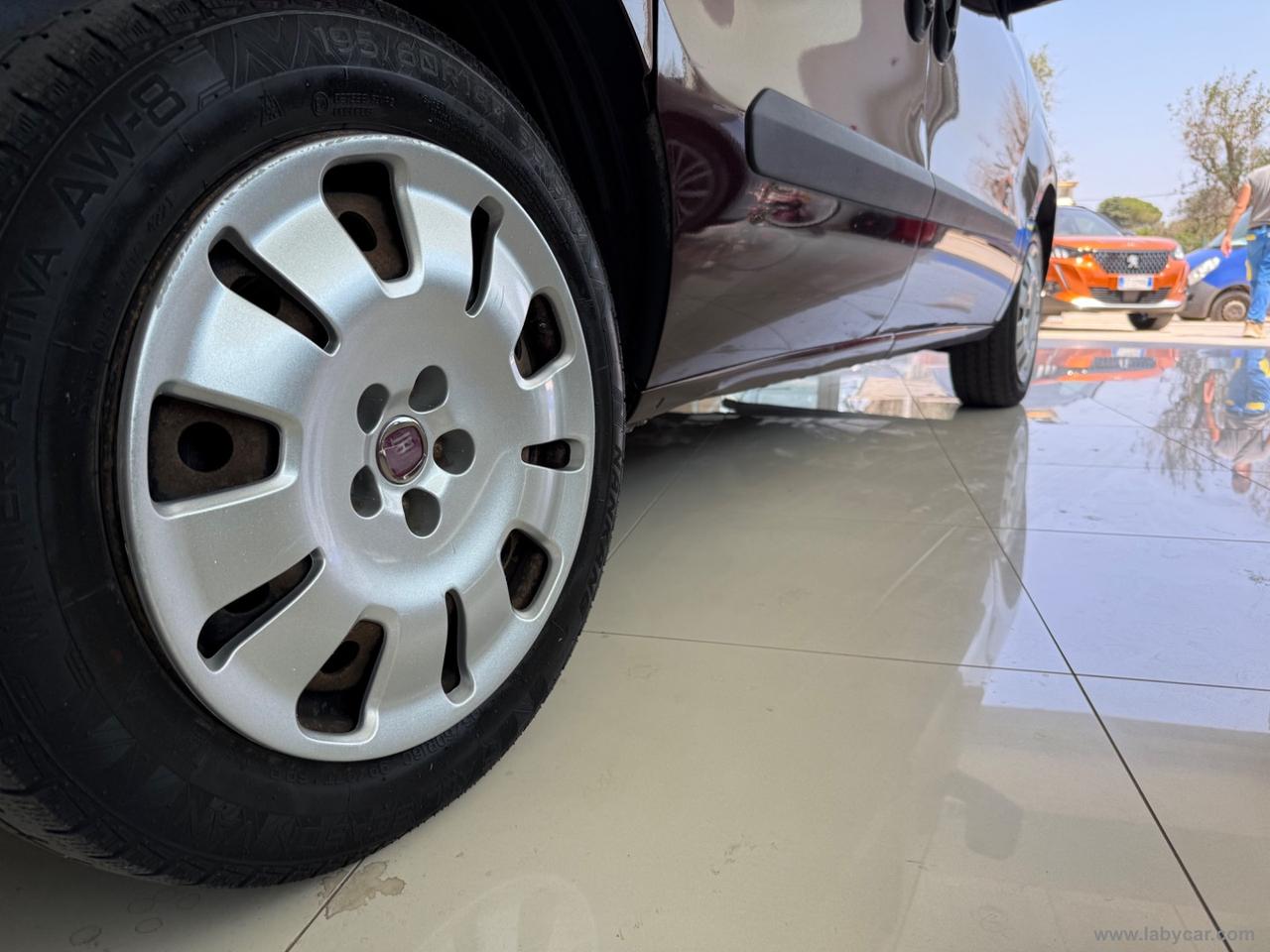 FIAT Doblò 1.4 T-Jet Natural Power Emotion