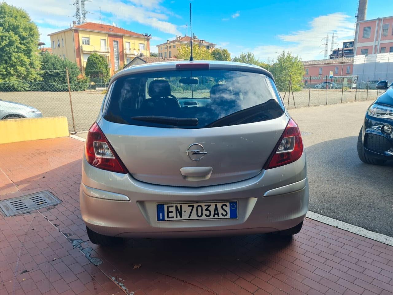 Opel Corsa 1.2 Benz/Gpl 63 KW Anno 2012