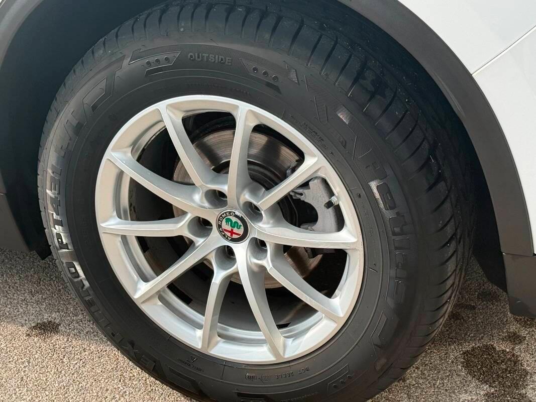 Alfa Romeo Stelvio 2.2 t Business rwd 160cv auto my19