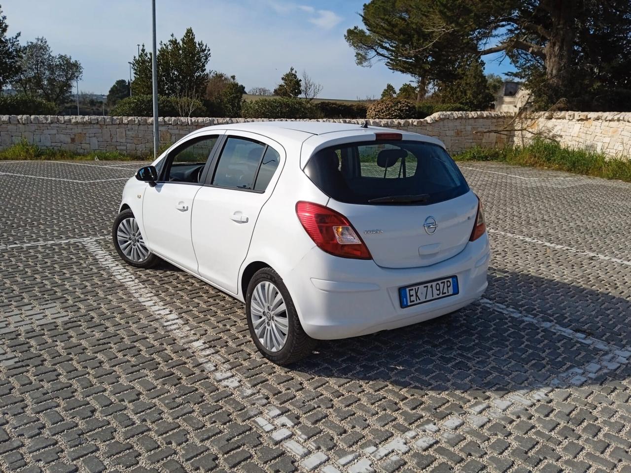 Opel Corsa 1.2 85CV 5 porte GPL-TECH One - MOTORE NUOVO