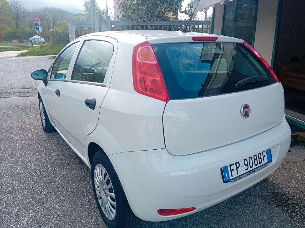 Fiat Punto 1.3 MJT II S&S 95 CV 5 porte Street