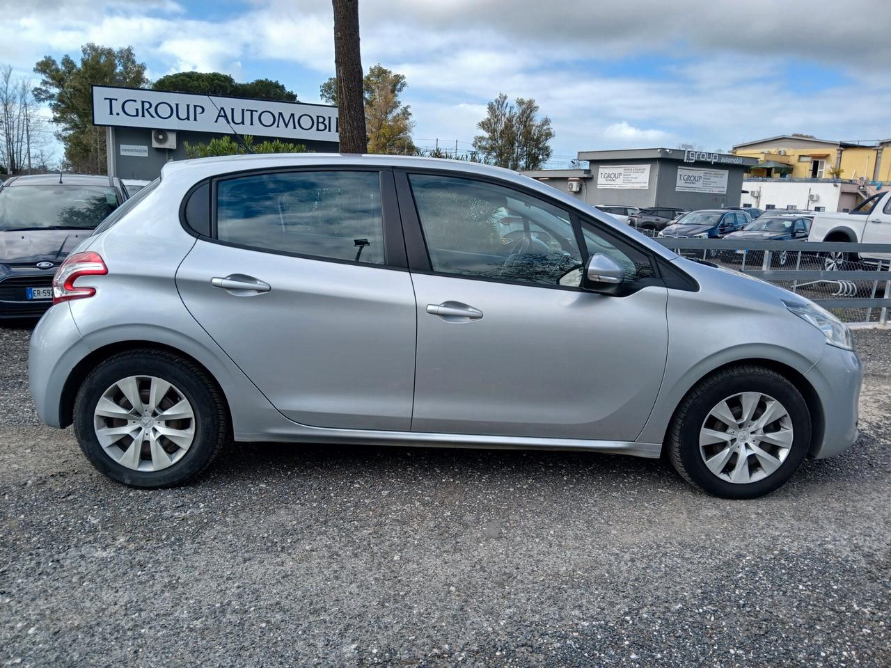 Peugeot 208 1.4 HDi 68 CV 5 porte Allure
