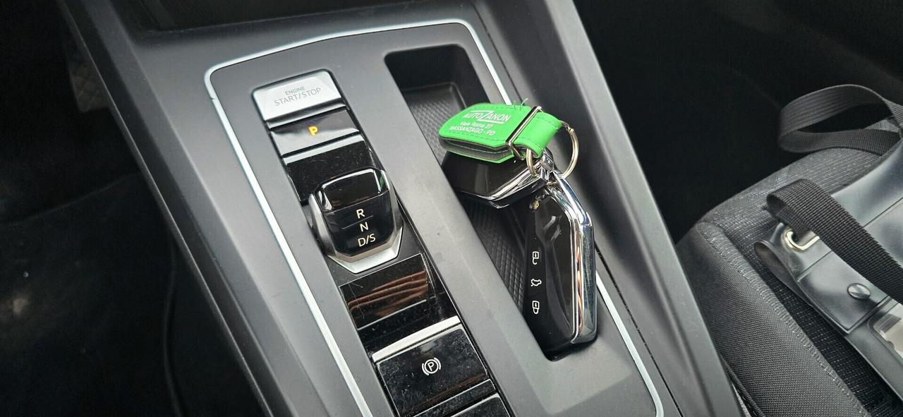 Volkswagen Golf eTSI EVO DSG - PERFETTA
