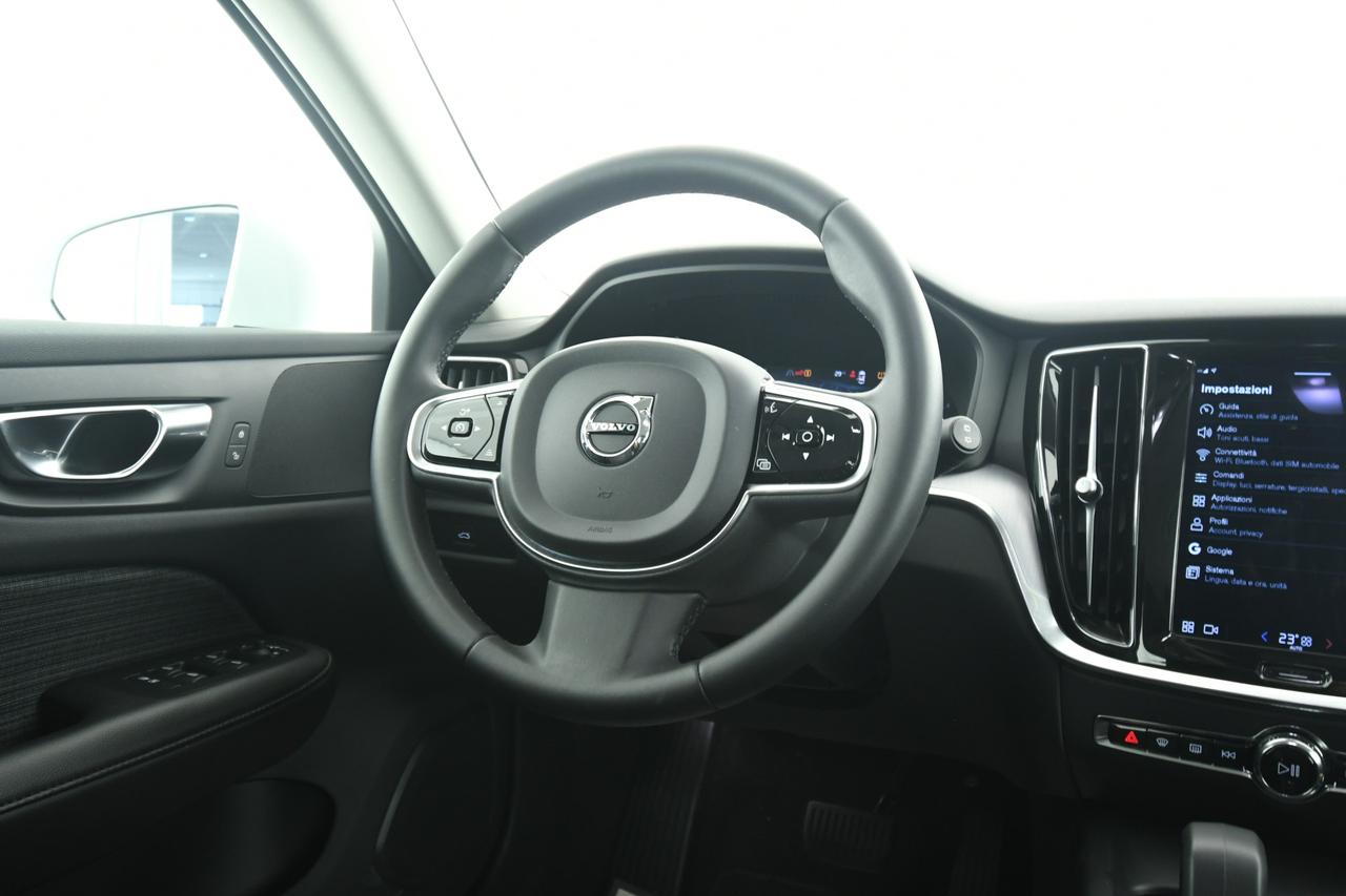 VOLVO V60 Cross Country 2.0 b4 Core awd auto CAMERA+FULL LED