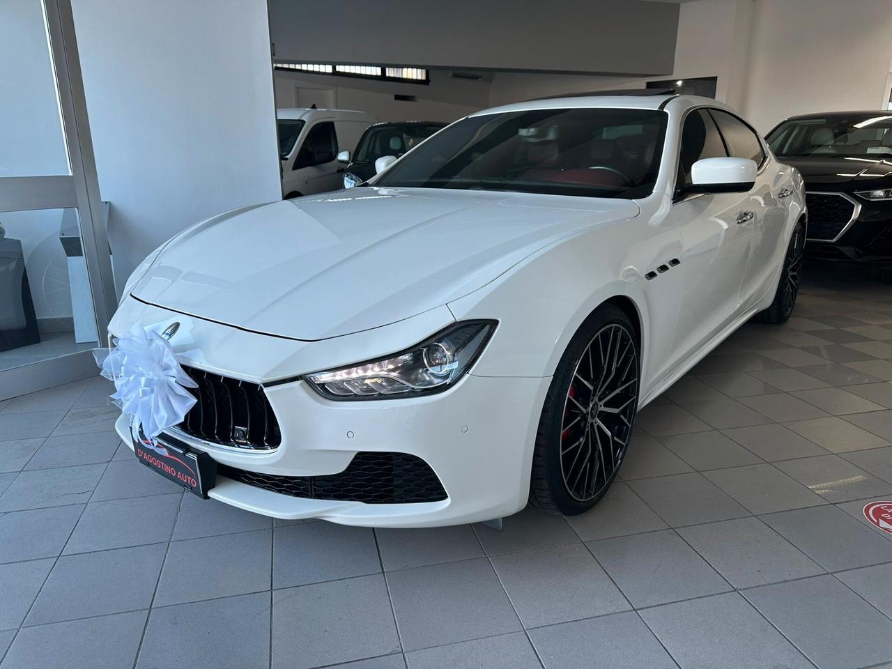 NOLEGGIO Maserati Ghibli V6 3.0 Diesel 275 CV INTERNI CARTIER TETTO APRIBILE