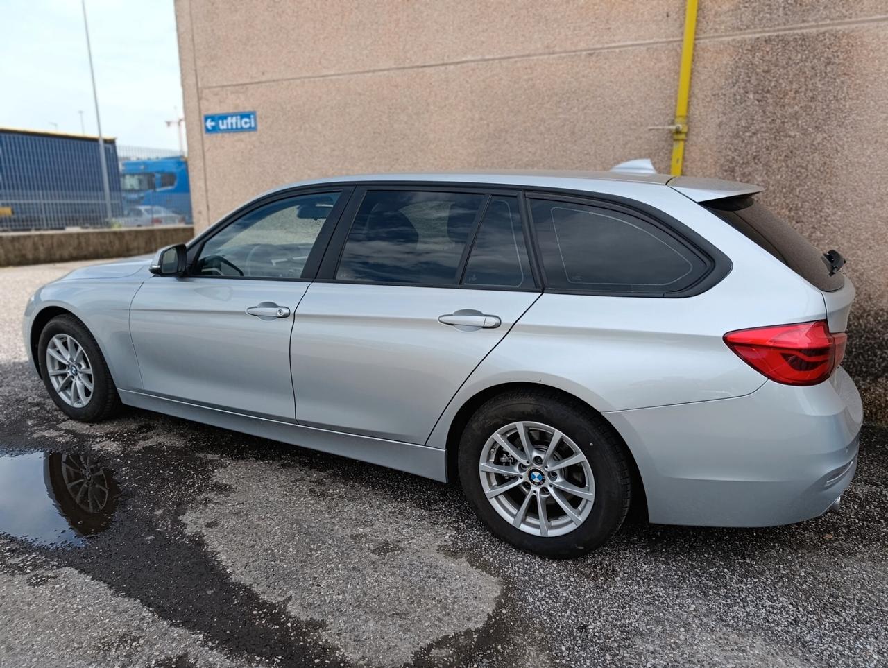 Bmw 320d Touring Luxury #GM