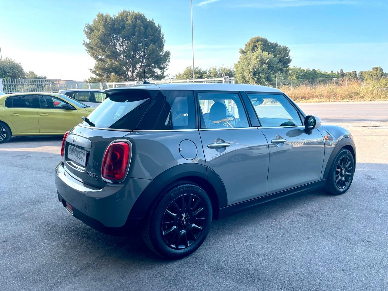 Mini Cooper D 1.5 116cv Business Auto