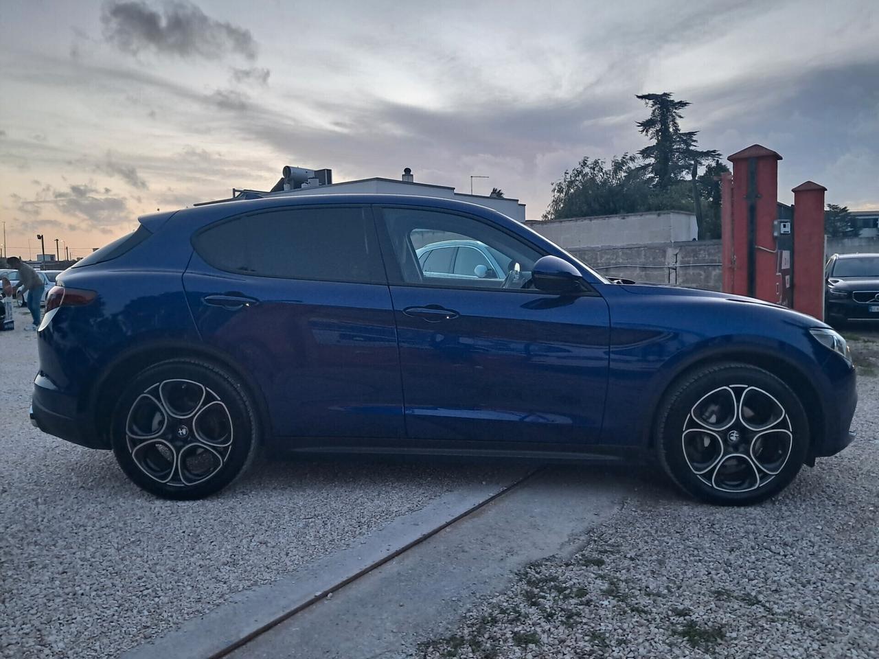 Alfa R. Stelvio 190 CV * AT8 Q4 *LED-PELLE-CERCHI 20*
