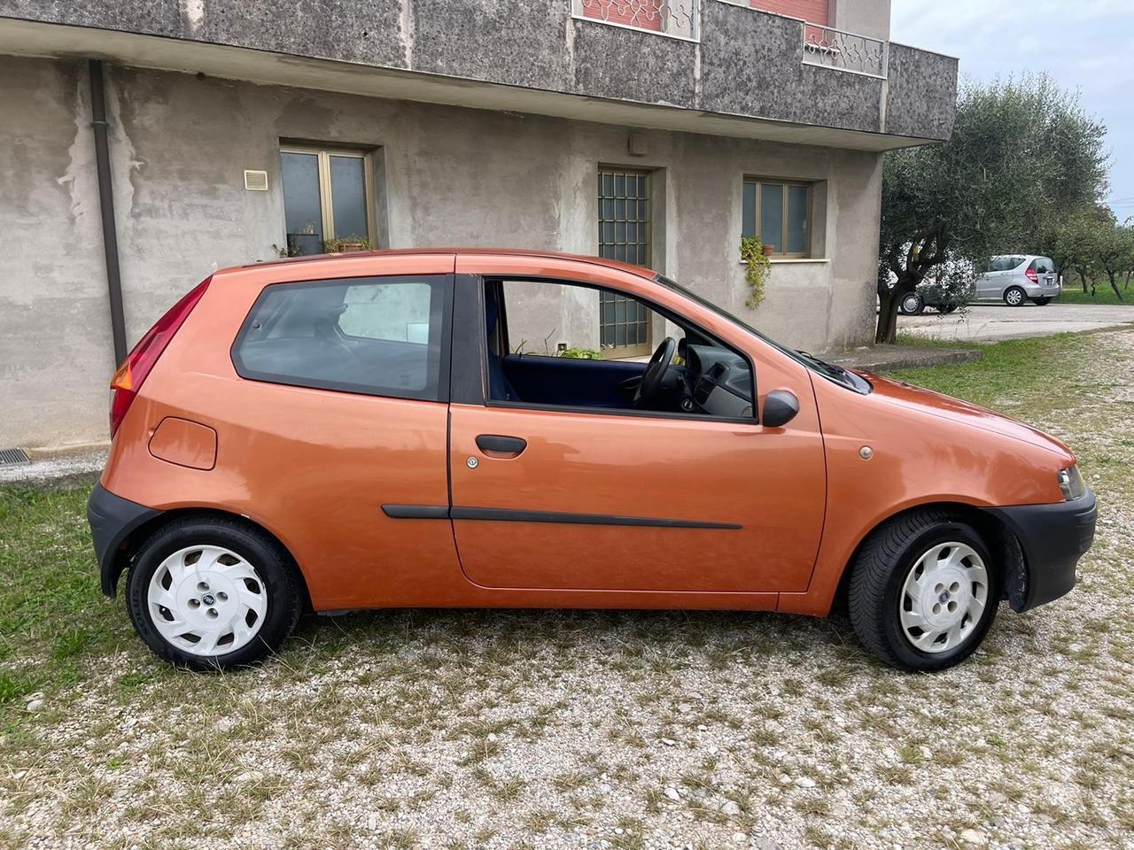 Fiat Punto 1.2i 16V cat 3 porte ELX ok neopatentati