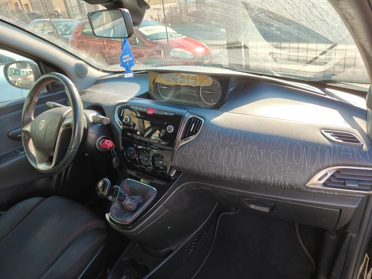 Lancia Ypsilon 1.2 69 CV 5 porte S&S Platinum