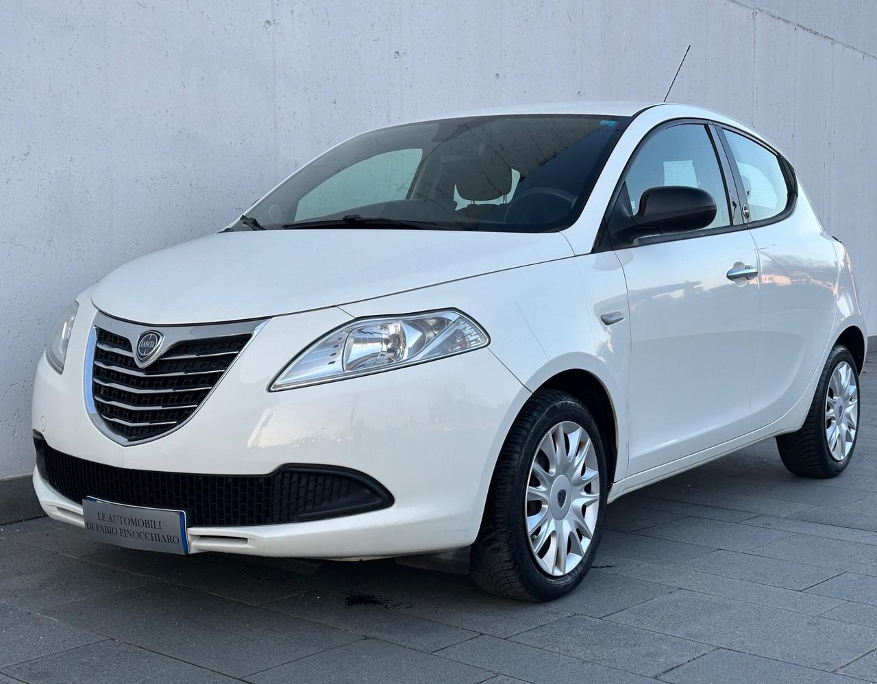 Lancia Ypsilon 1.2 GPL Ecochic Neopatentati