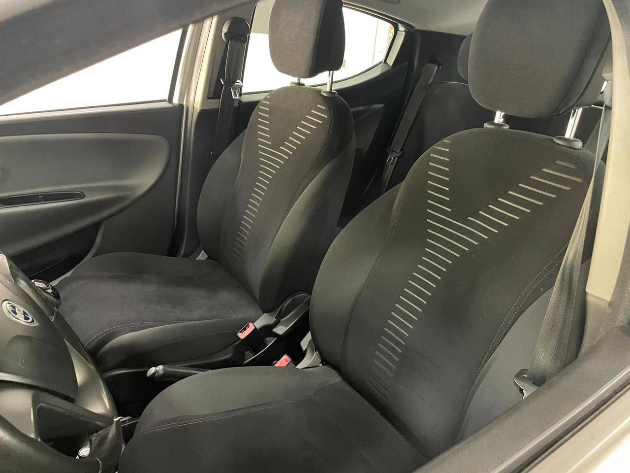 Lancia Ypsilon 1.2 69 CV 5 porte S&S Silver