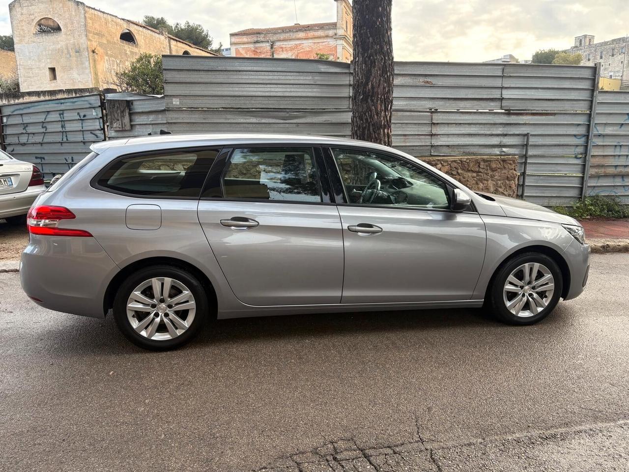 Peugeot 308 BlueHDi 130 S&S SW Business