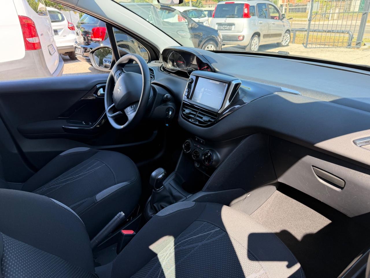 Peugeot 208 1.2 Neopatentati