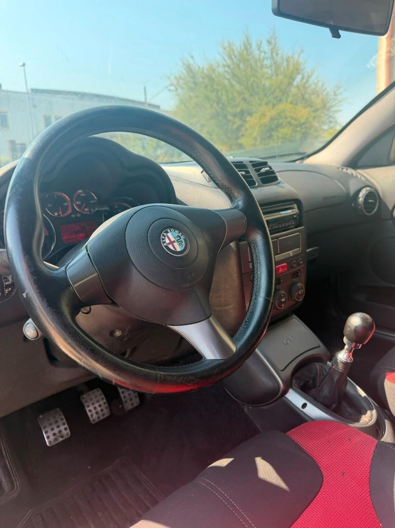 Alfa Romeo GT 1.9 JTDM 16V Sport