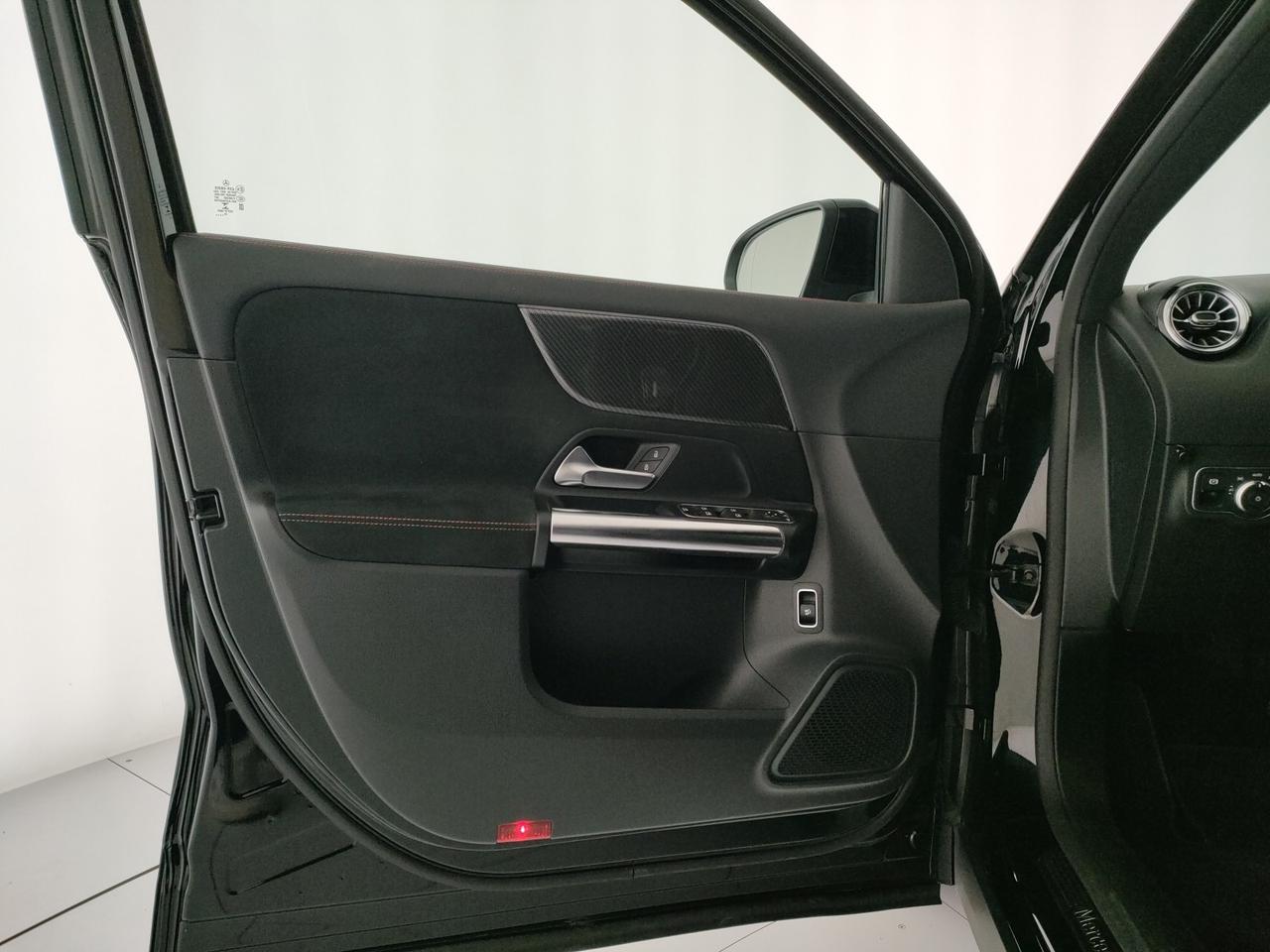 Mercedes-Benz GLA 200 d premium auto