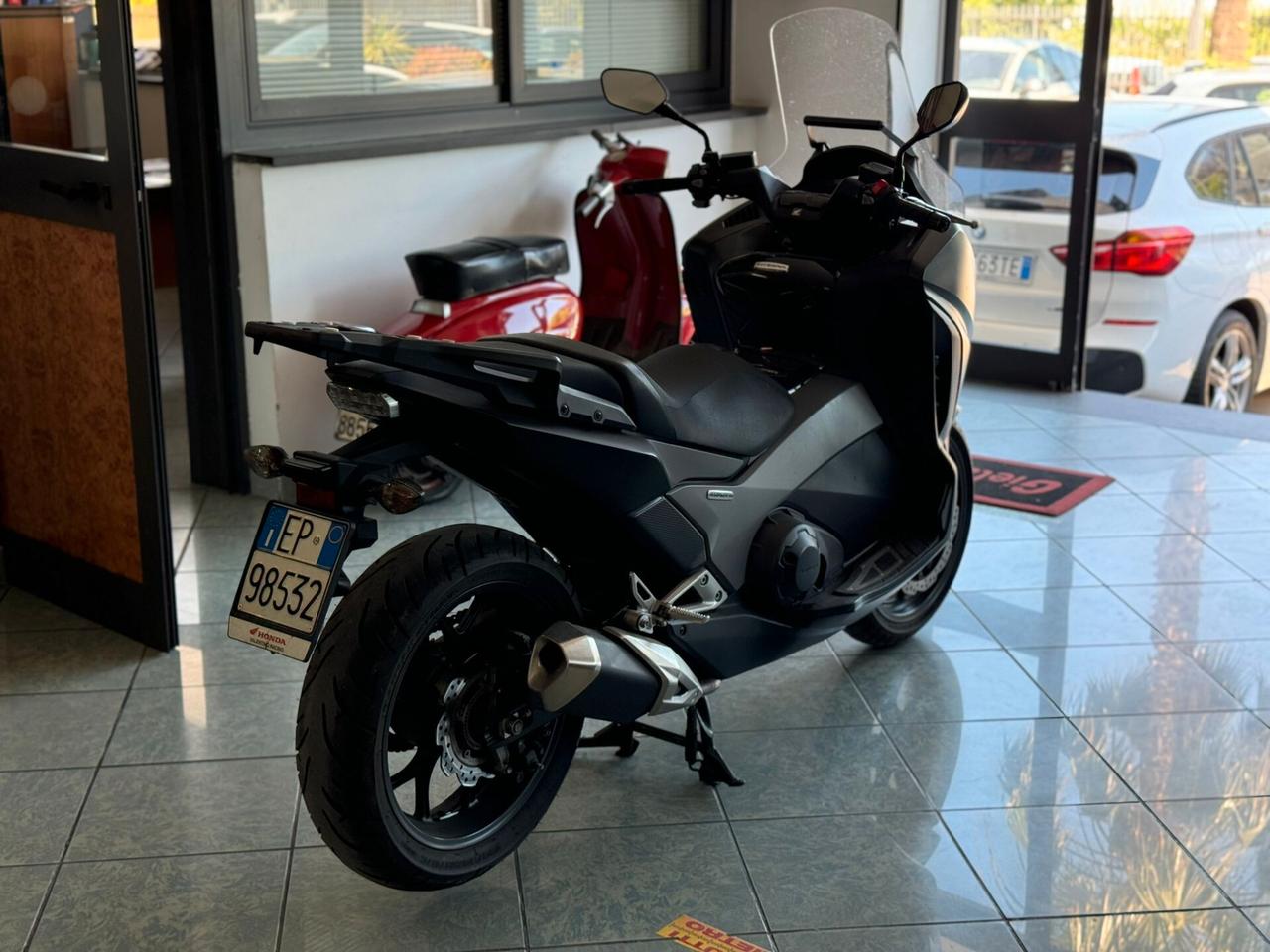Honda Integra 750