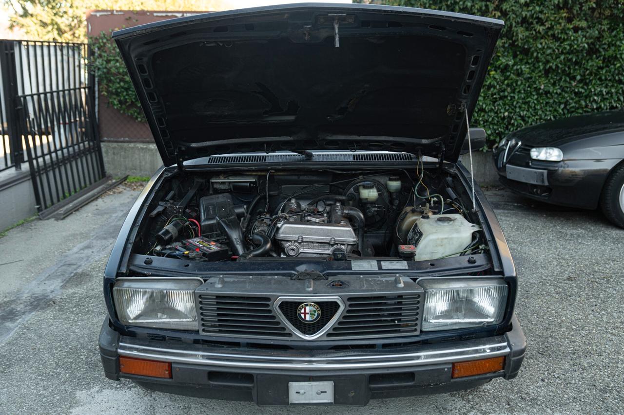 Alfa Romeo Alfetta QUADRIFOGLIO 2.0 - ALF00267