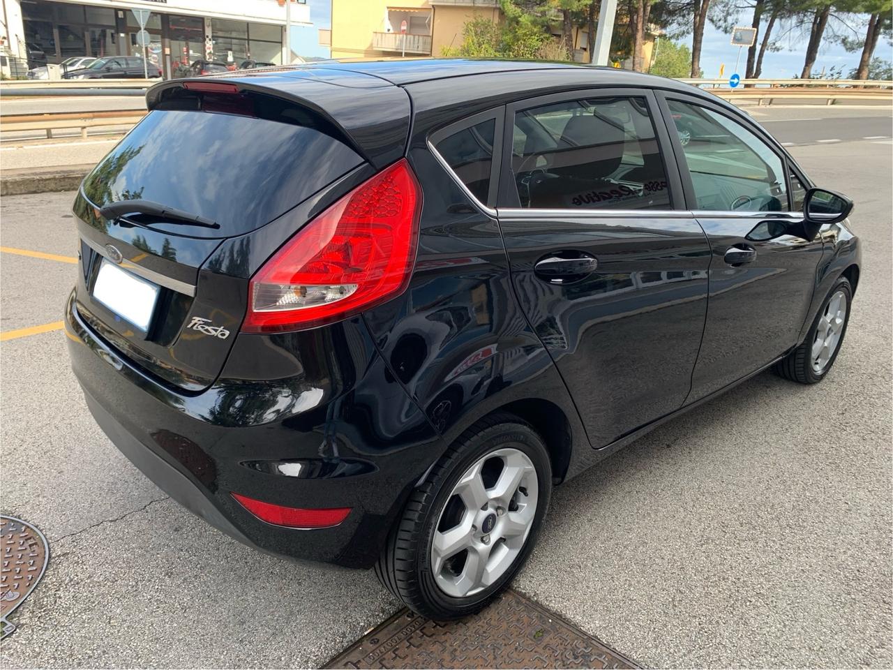 Ford Fiesta 1.4 TDCi 5p. Titanium