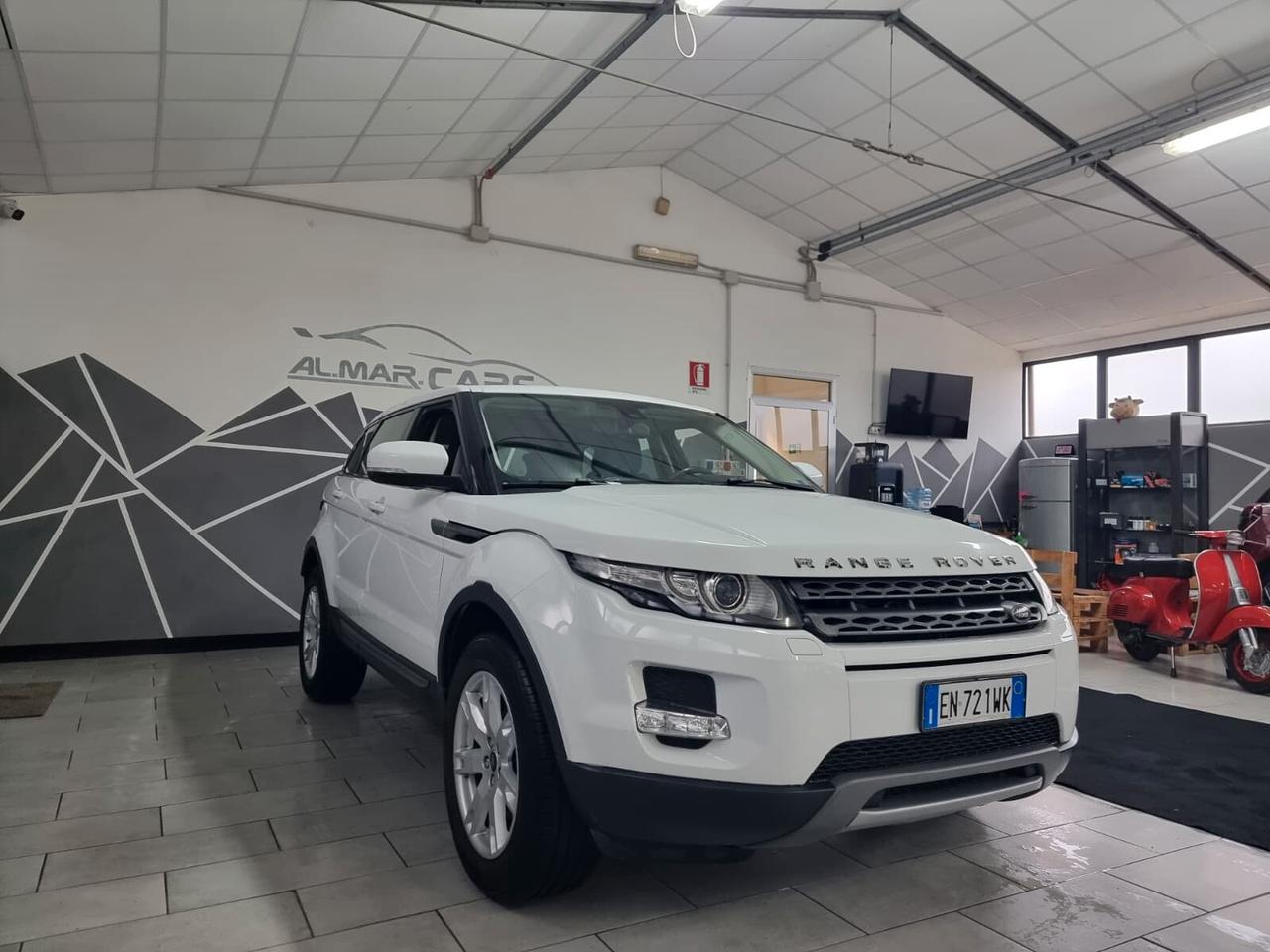 Land Rover Range Evoque 2.2 TD4 5p. Pure