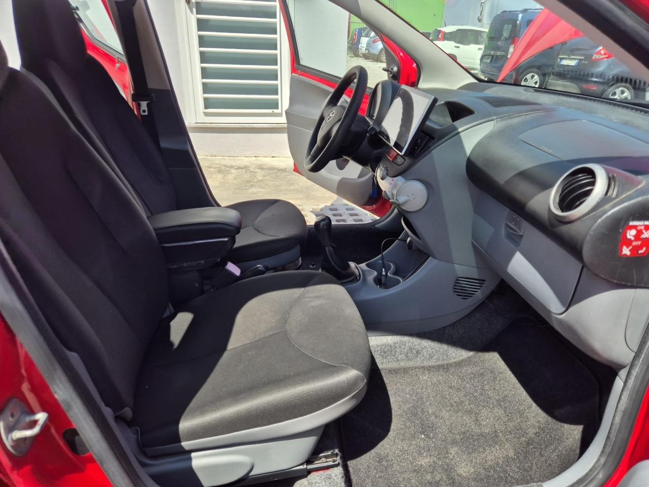 Toyota Aygo 1.0 12V VVT-i 5 porte Sol