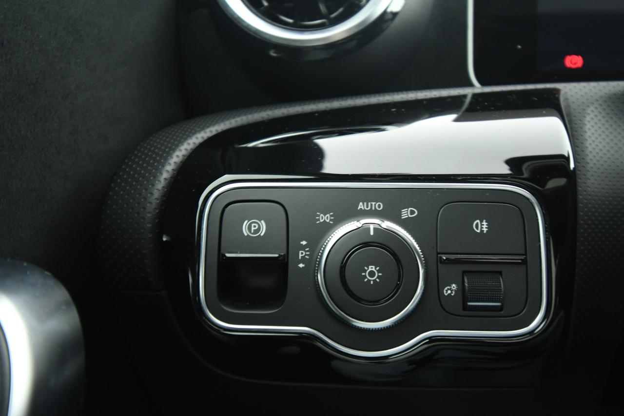Mercedes-Benz A 200 d Premium auto CAMERA+TETTO PANO+LED