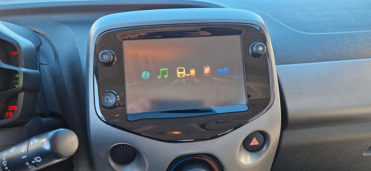 Toyota Aygo Connect 1.0 VVT-i 72 CV 5 porte