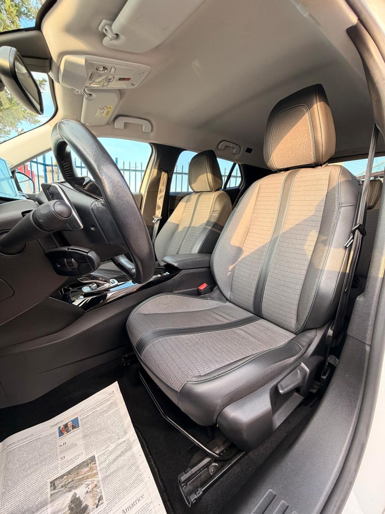 Peugeot 2008 BlueHDi 130 S&S EAT8 Allure Pack
