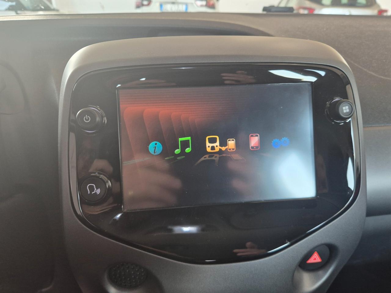 Toyota Aygo Connect 1.0 VVT-i 72 CV 5 porte x-play