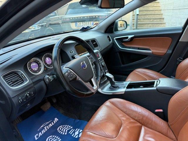 VOLVO V60 D5 Geartronic Momentum TETTO PANORAMICO