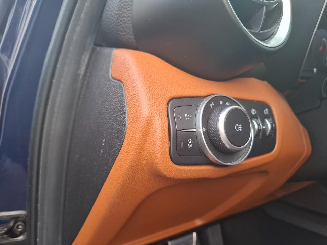 Alfa Romeo Giulia 2.2 allestimento " COMPETIZIONE "