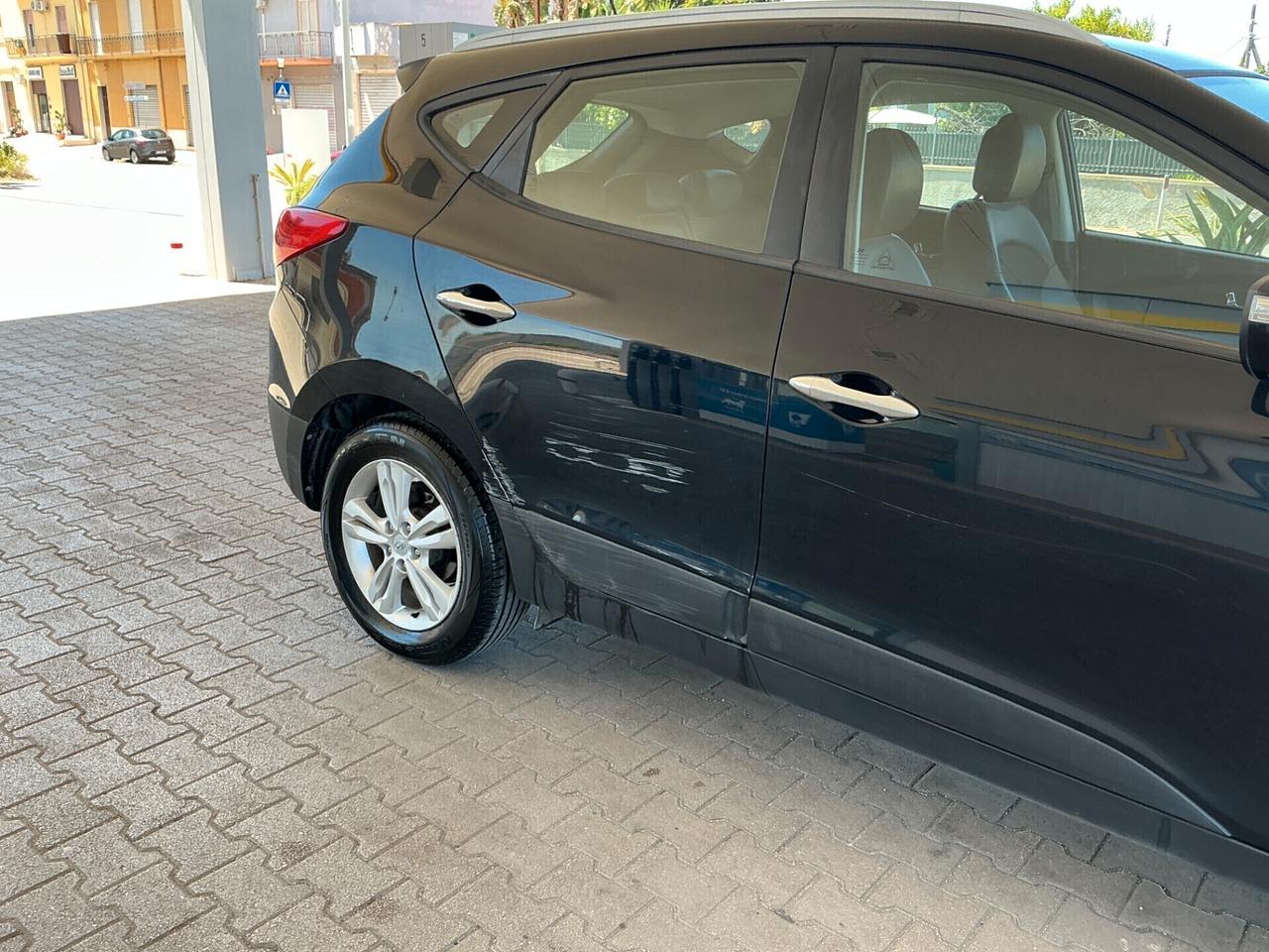 HYUNDAI X35