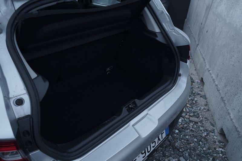 Renault Clio IV 2017 1.2 16v Zen 75cv