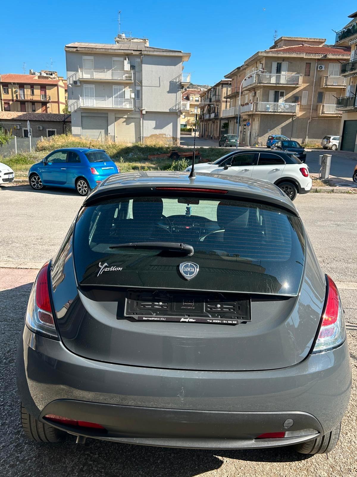 Lancia Ypsilon 1.2 69 CV 5 porte S&S Silver