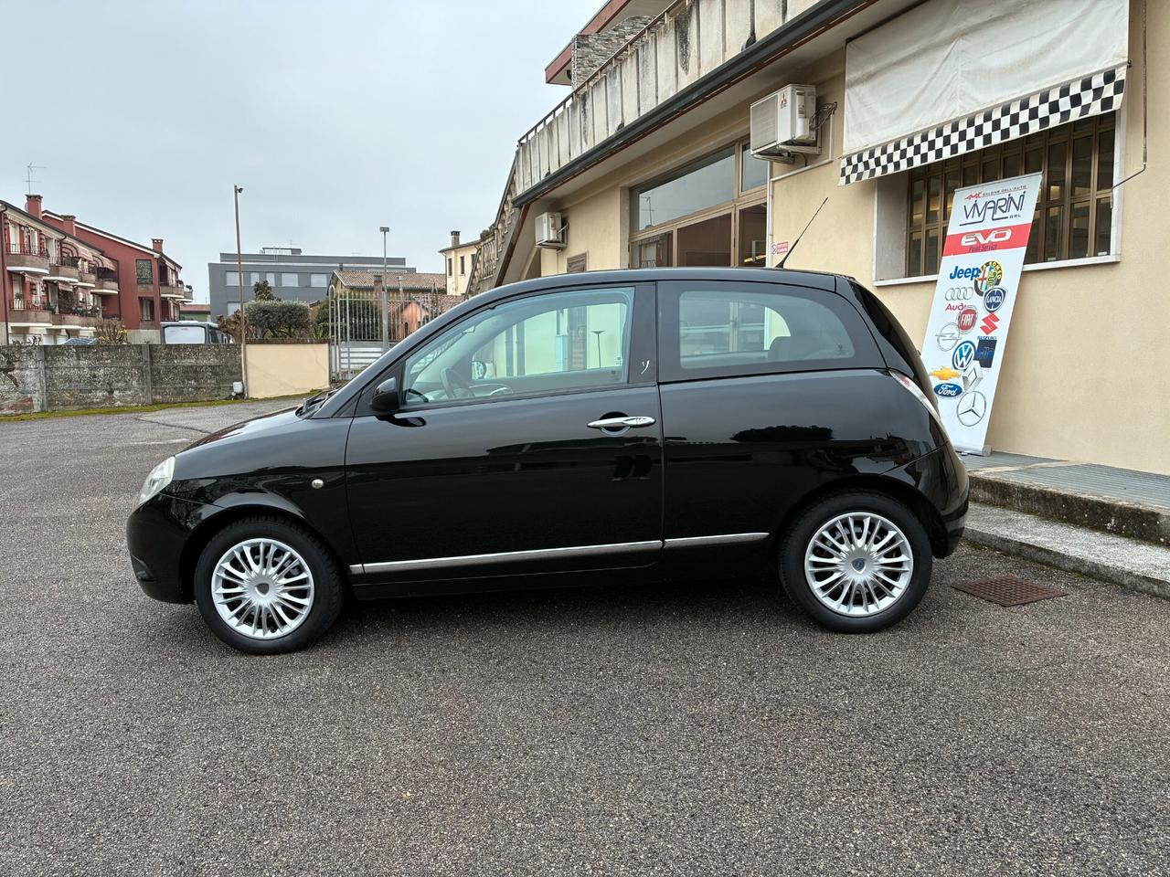 Lancia Ypsilon 1.2 Oro Plus