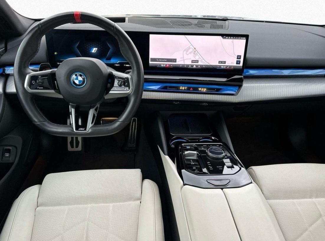 Bmw I5 M60 Touring XDrive (disponibili più colori)