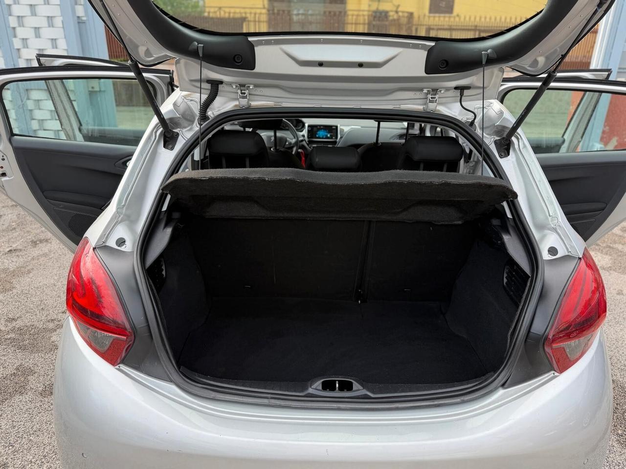 Peugeot 208 BlueHDi 75 5 porte Allure