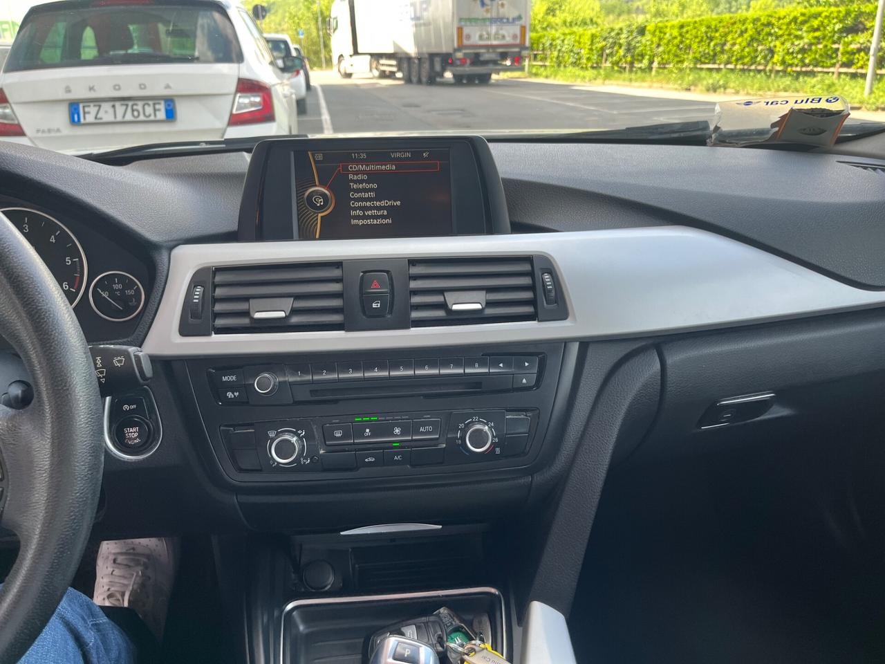 Bmw 318 318d Touring Business automatico 2013 2.0 DIESEL