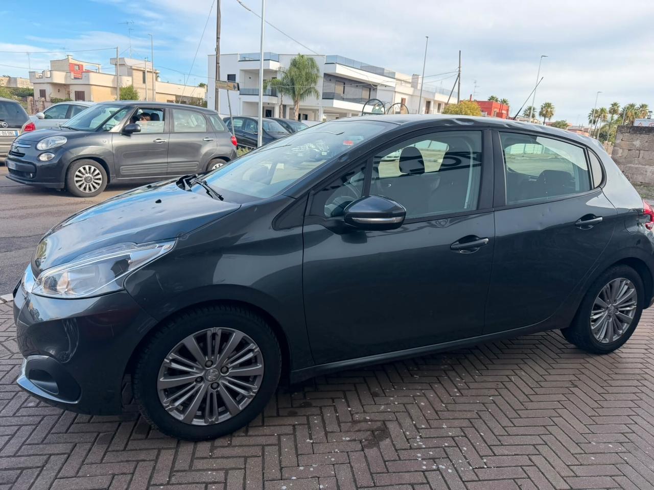 Peugeot 208 BlueHDi 75 5 porte Allure