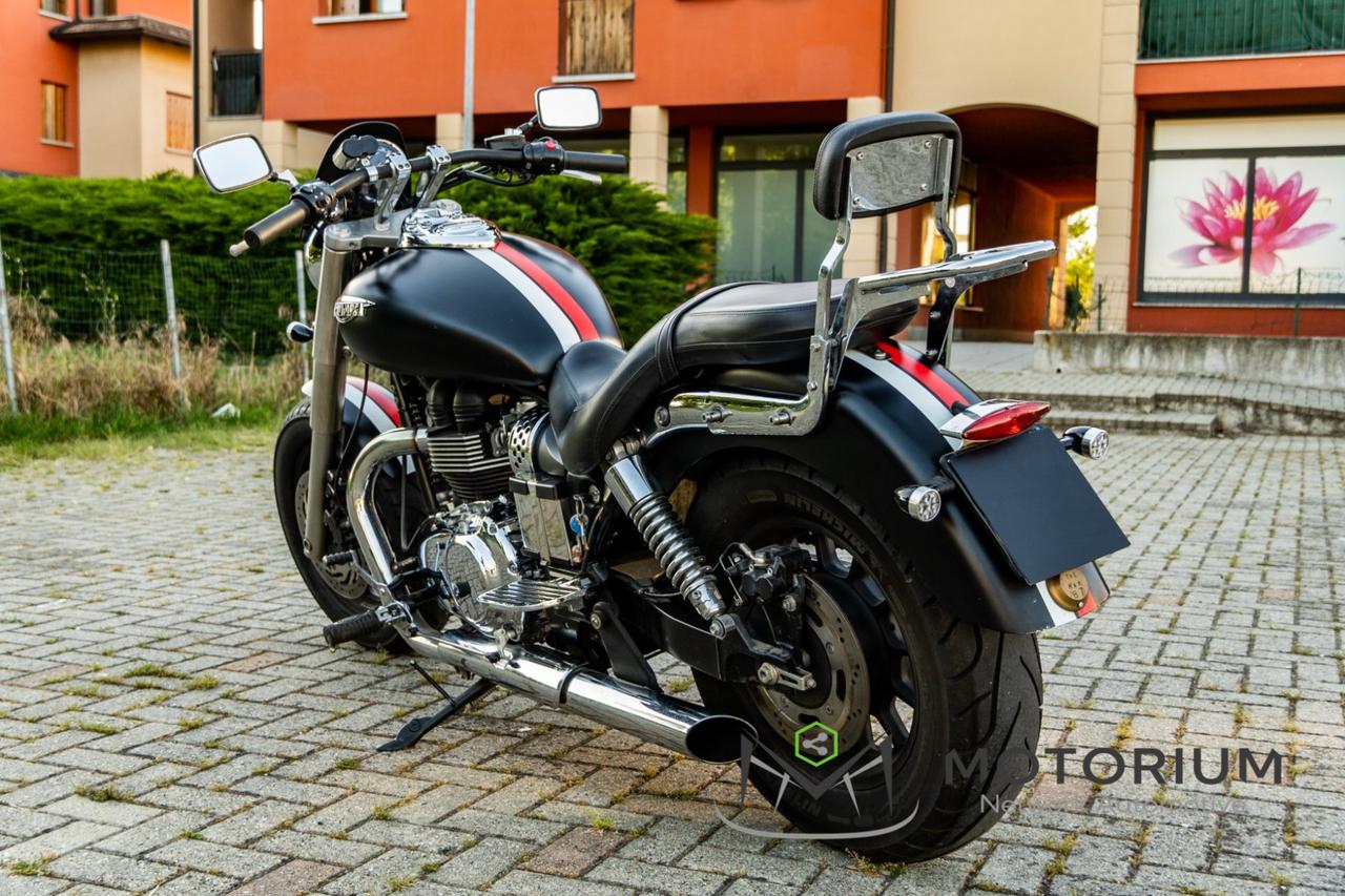 TRIUMPH America 900