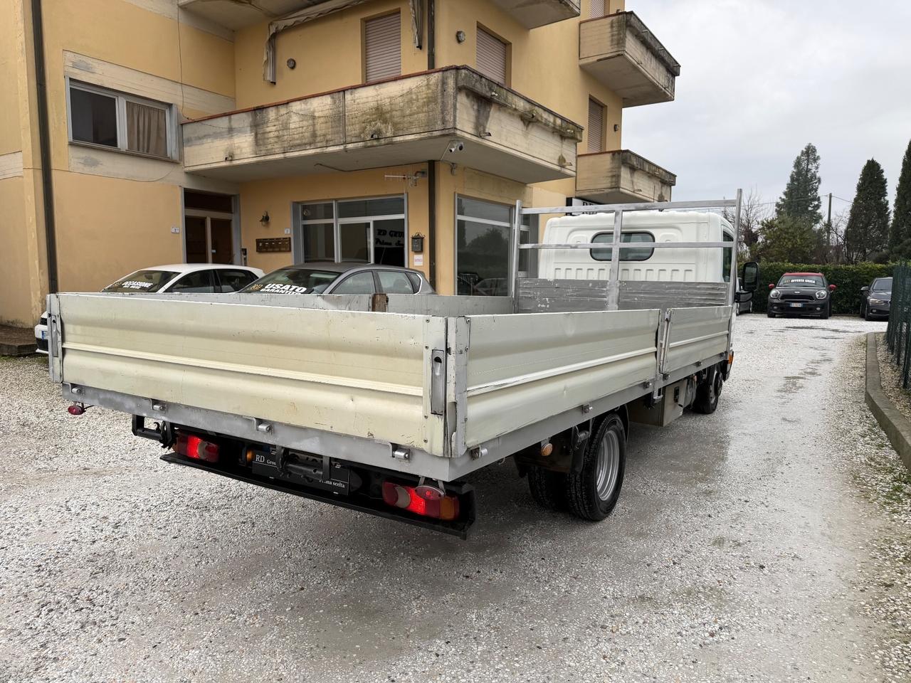 Nissan Cabstar 35.13 2.5 TDI 150CV PC-RG Cabinato Patente B