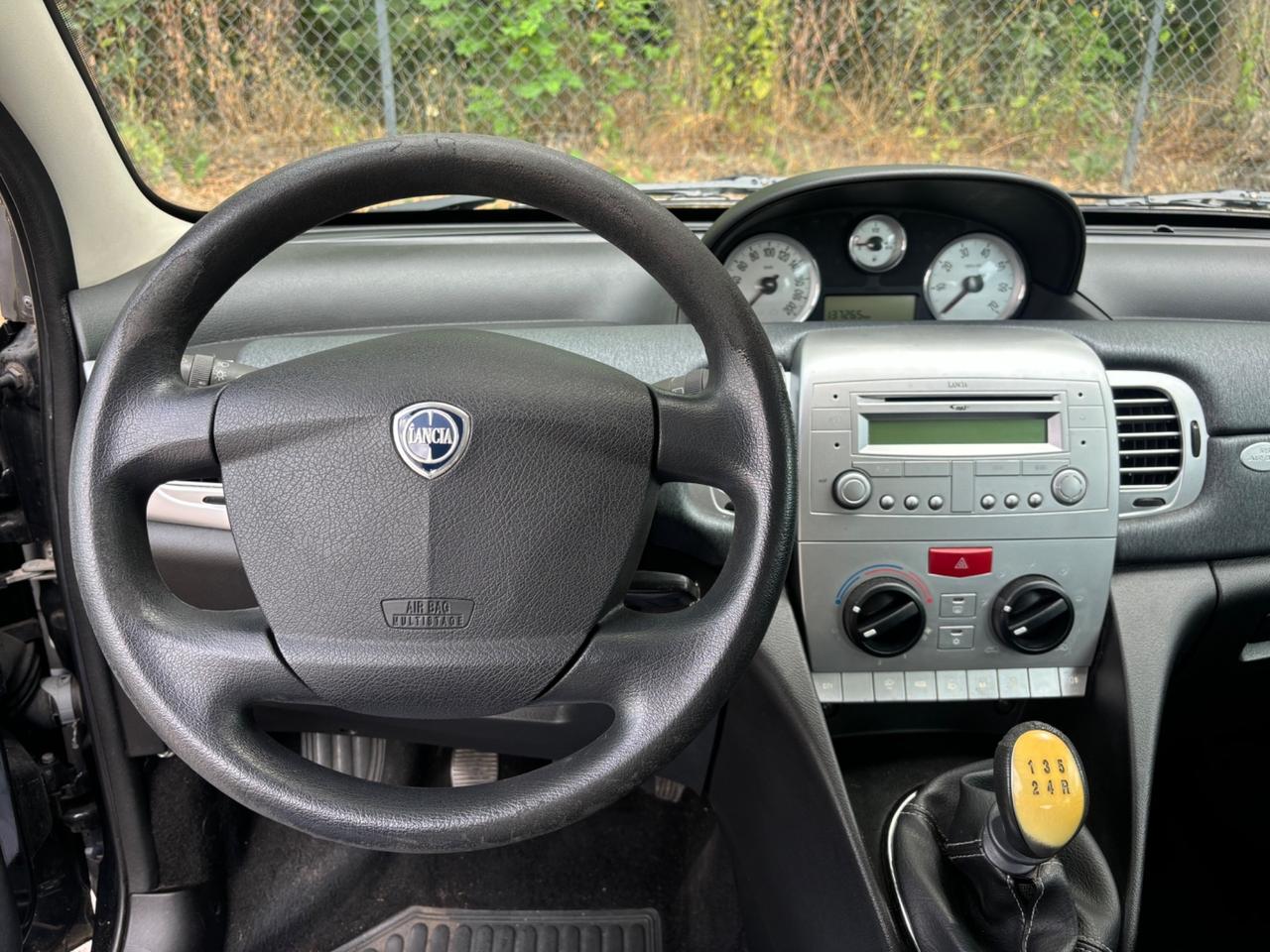 Lancia Ypsilon 1.2 69 CV NEOPATENTATI