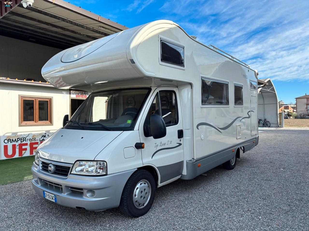 Mobilvetta TOP DRIVER S 70 - Mansardato compatto con letti a castello in coda