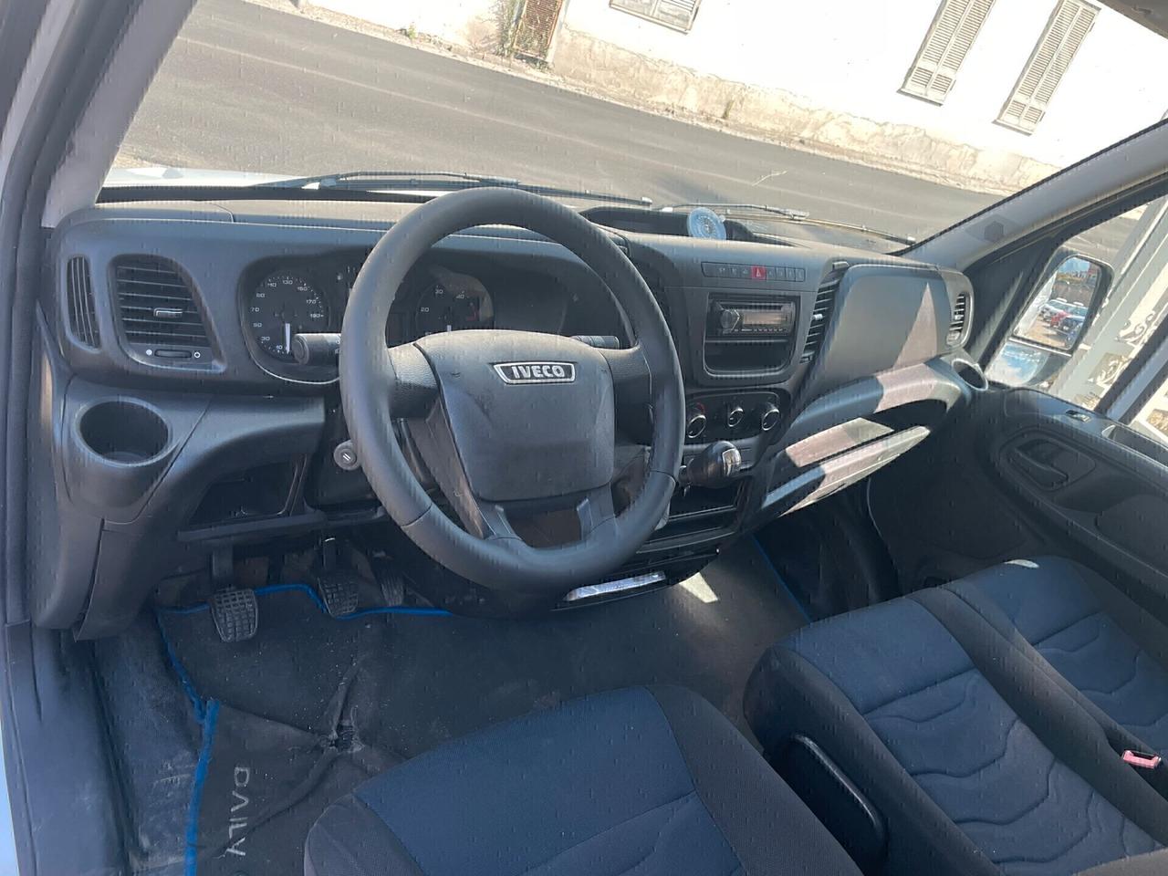 Iveco Daily 35S14 2.3 HPT PL-DC Cabinato 2018