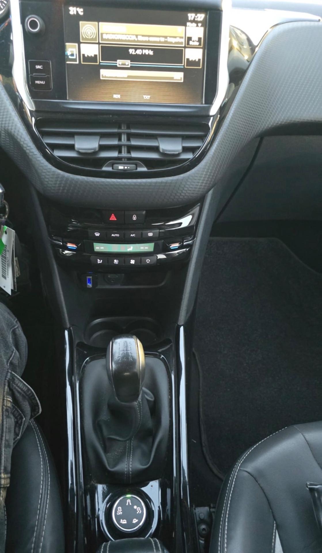 Peugeot 2008 BlueHDi 100 Allure 2016
