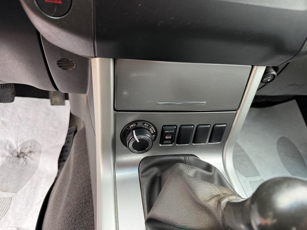 Nissan Navara 2.5 dCi 190CV 4 porte Double 4X4