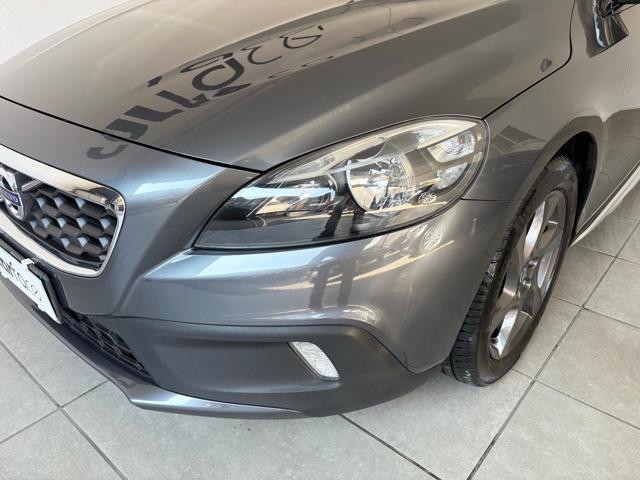 VOLVO V40 Cross Country D2 1.6 Summum