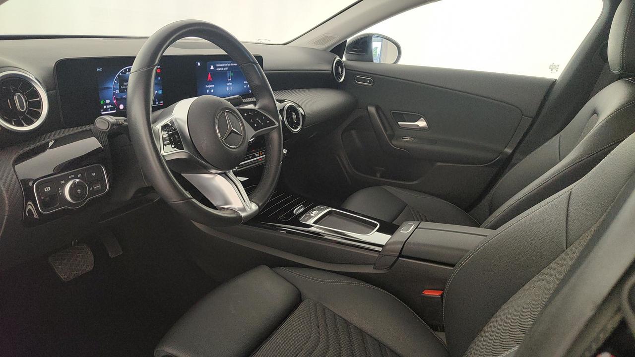 Mercedes-Benz CLA Shooting Brake 180 d Advanced auto