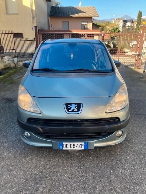 PEUGEOT 1007 1.4 HDi GUIDABILE DA NEOPATENTATI