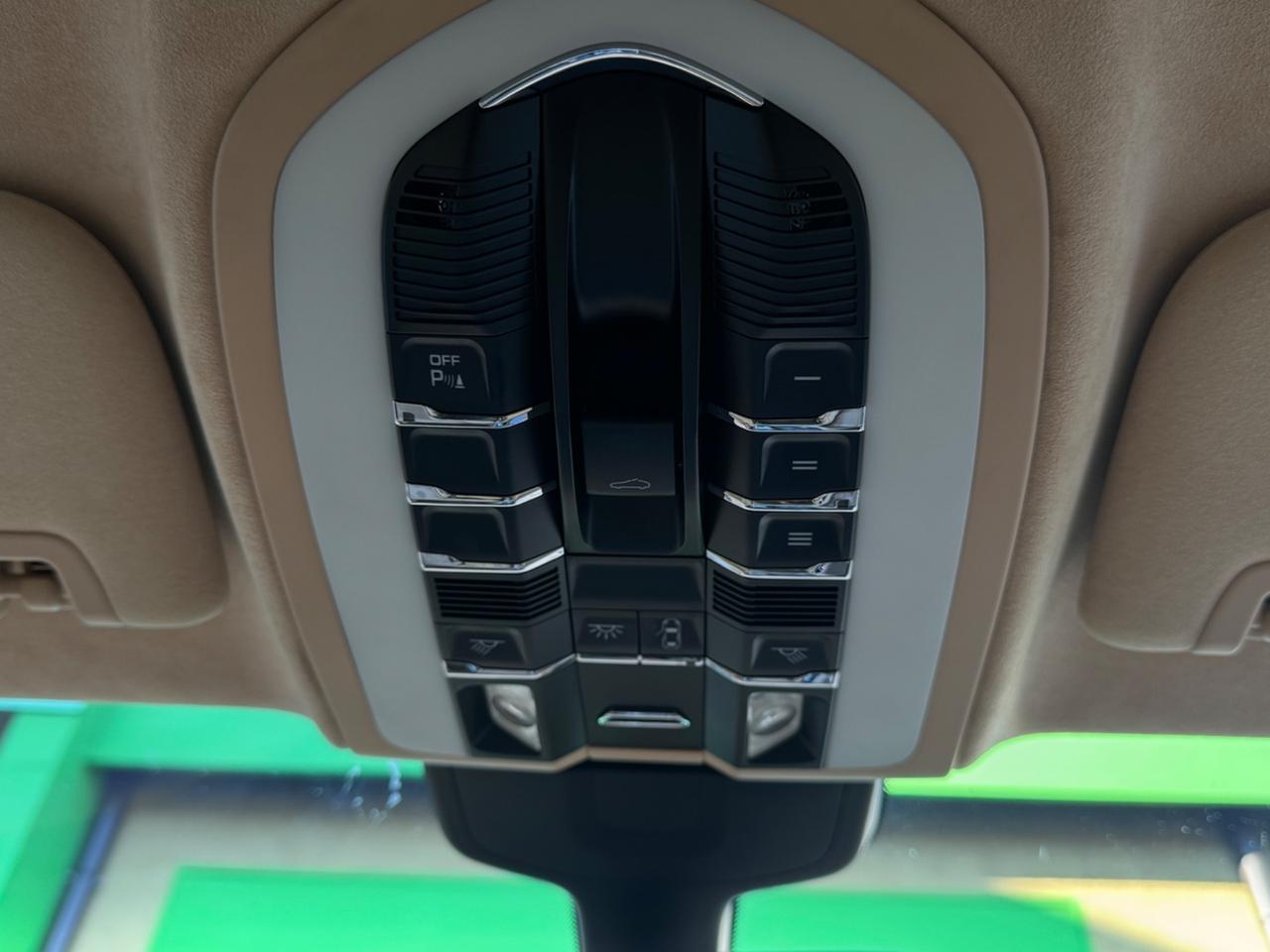 Porsche Panamera 4.8 Turbo – 2010 – 500 CV – Nero